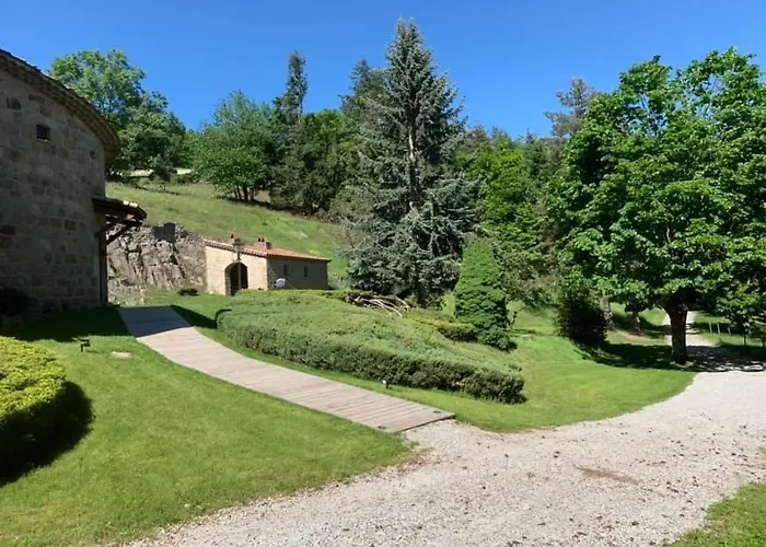 Chateau Rousset * Saint-Apollinaire-de-Rias