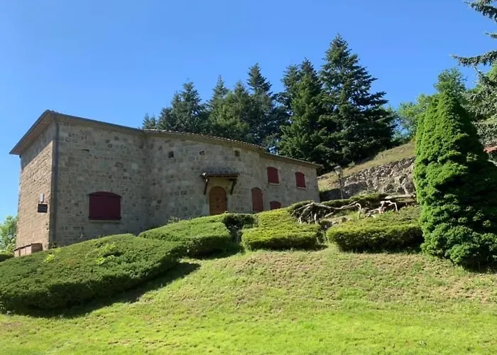 Chateau Rousset * Saint-Apollinaire-de-Rias