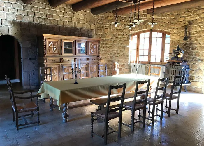 Сasa de vacaciones Chateau Rousset *