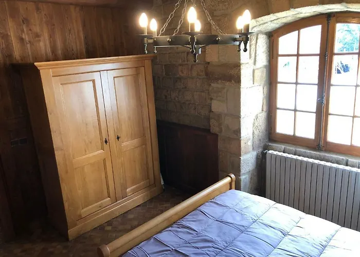 Chateau Rousset * Saint-Apollinaire-de-Rias