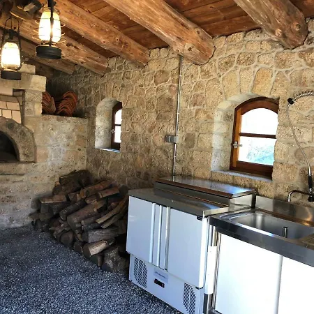 Feriehus Chateau Rousset *